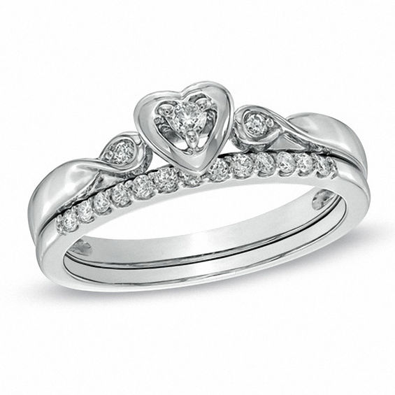 heart shaped wedding set