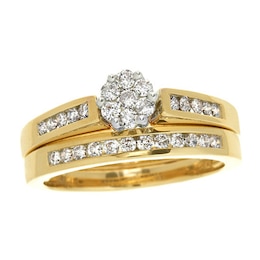 1/2 CT. T.W. Multi-Diamond Flower Bridal Set in 10K Gold