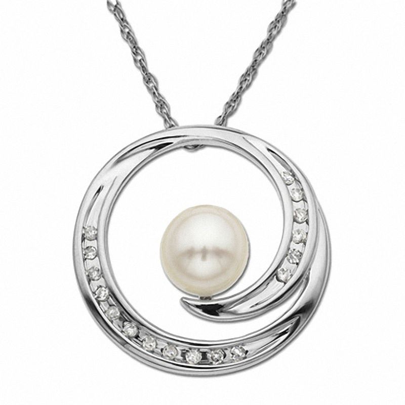 Main Image 1 of Freshwater Cultured Pearl Circle Pendant in 14K Gold with Diamond Accents