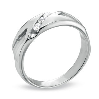 1/5 CT. T.W. Baguette and Round Diamond Vintage-Style