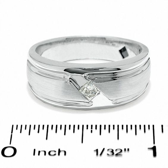 1/5 CT. T.w. Square-Cut Diamond Kite Band in 14K White Gold