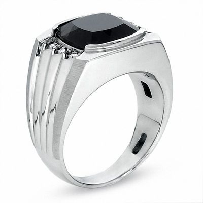Size 7 Ring Silver and Onyx with Diamond-Cut Accents