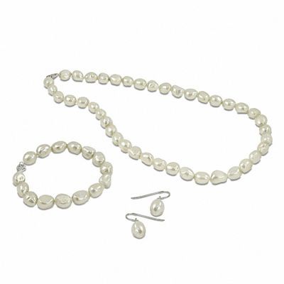 Set of necklace and bracelet with freshwater pearls