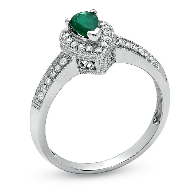 Pear-Shaped Emerald and 1/4 CT. T.W. Diamond Vintage-Style Ring in 10K ...