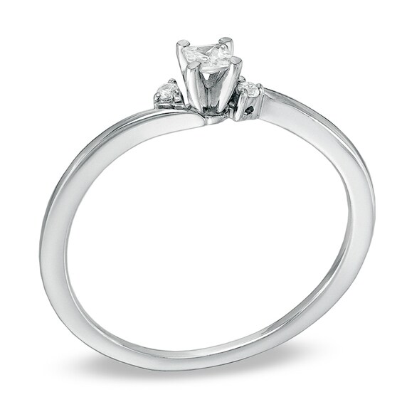 1/6 CT. T.w. Princess-Cut Diamond Three Stone Promise Ring in 10K White Gold