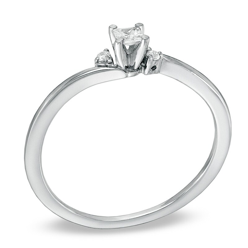 1/6 CT. T.W. Princess-Cut Diamond Three Stone Promise Ring in 10K White Gold