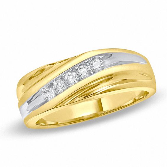 Men's 1/4 CT. T.w. Diamond Slant Wedding Band in 14K Gold