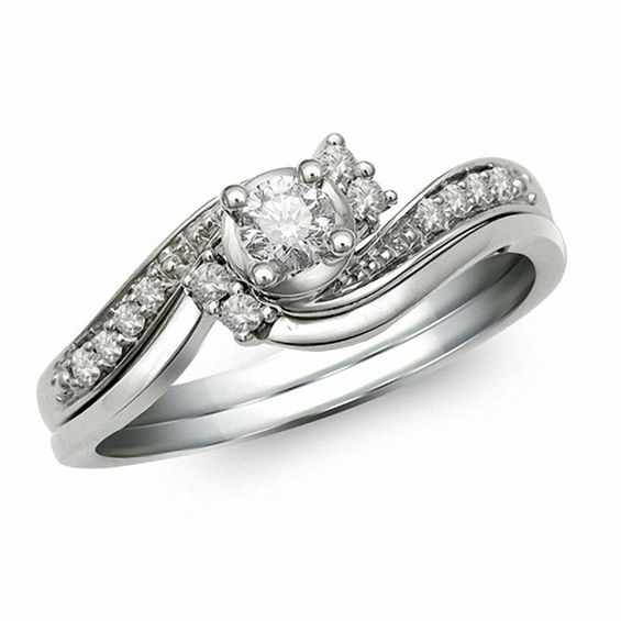 1/4 CT. T.w. Diamond Bridal Set in 10K White Gold