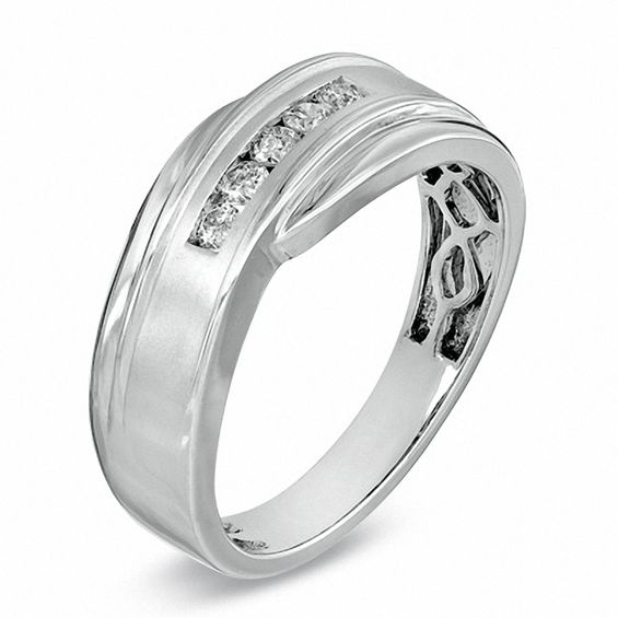 1/4 CT. T.w. Diamond Five Stone Comfort Fit Anniversary Band in 14K White Gold
