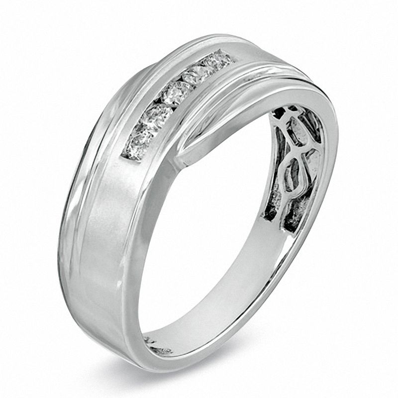 Men's 1/4 CT. T.W. Diamond Five Stone Comfort Fit Anniversary Band in 14K White Gold