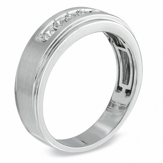 Men's 1/4 CT. T.w. Diamond Five Stone Band in 14K White Gold
