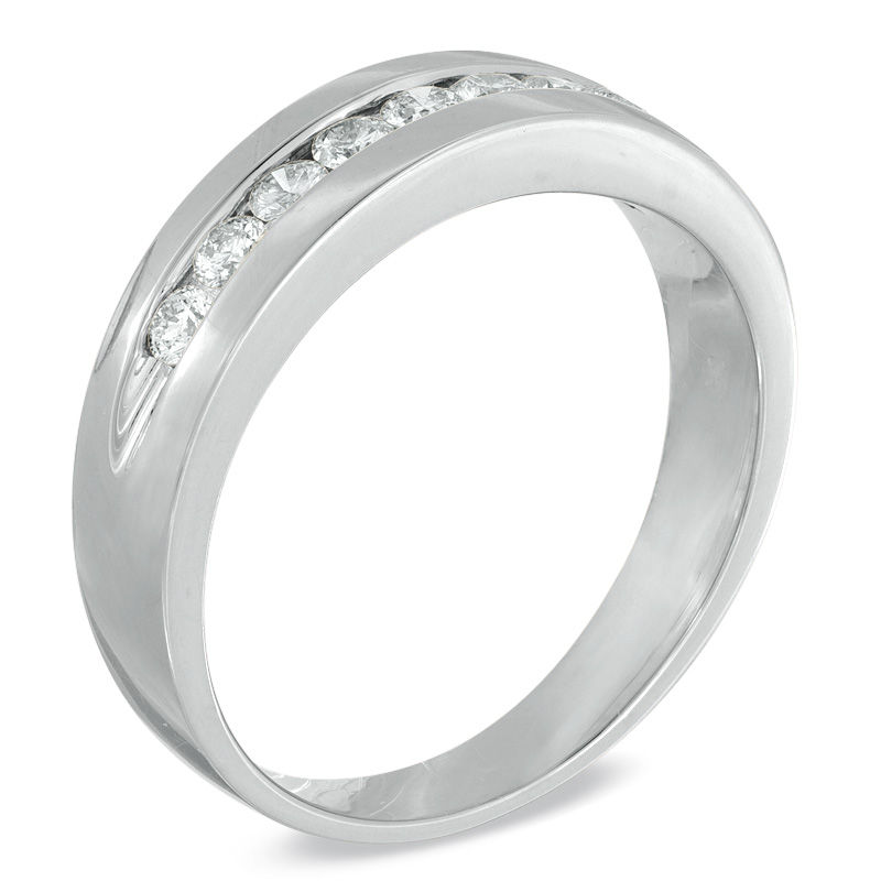 Men's 1/2 CT. T.W. Diamond Wedding Band in Platinum (I/I2)