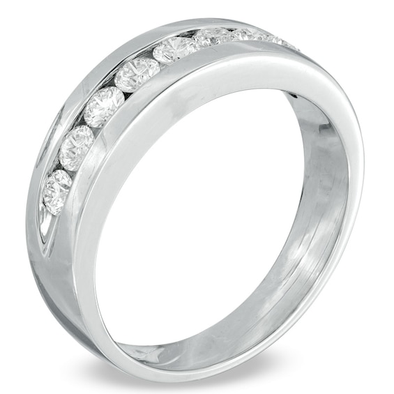 1 CT. T.w. Diamond Wedding Band in Platinum