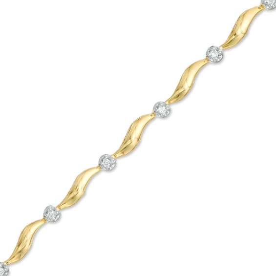 1/6 CT. T.w. Diamond Cluster Station Bracelet in 10K Gold