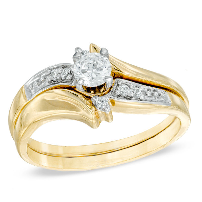 Main Image 1 of 1/4 CT. T.W. Diamond Slant Bridal Set in 10K Gold