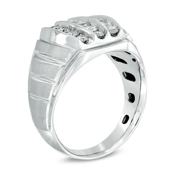 1 CT. T.w. Diamond Cluster Ring in 10K White Gold