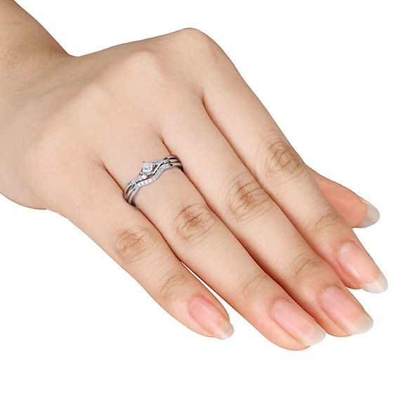 1/5 CT. T.w. Princess-Cut Diamond Split Shank Bridal Set in Sterling Silver