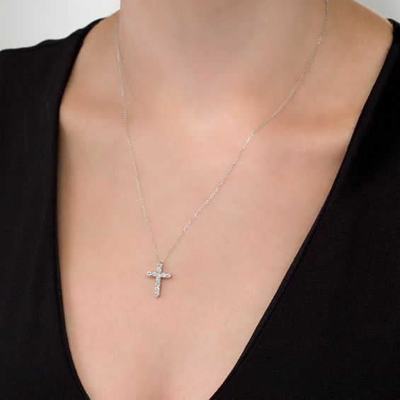 1/ CT. T.w. Certified Diamond Cross Pendant in 14K Gold (I/I2