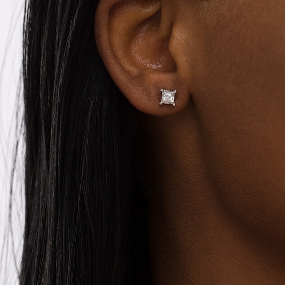 1/ CT. T.w. Princess-Cut Diamond Solitaire Stud Earrings in Sterling Silver (J/I3
