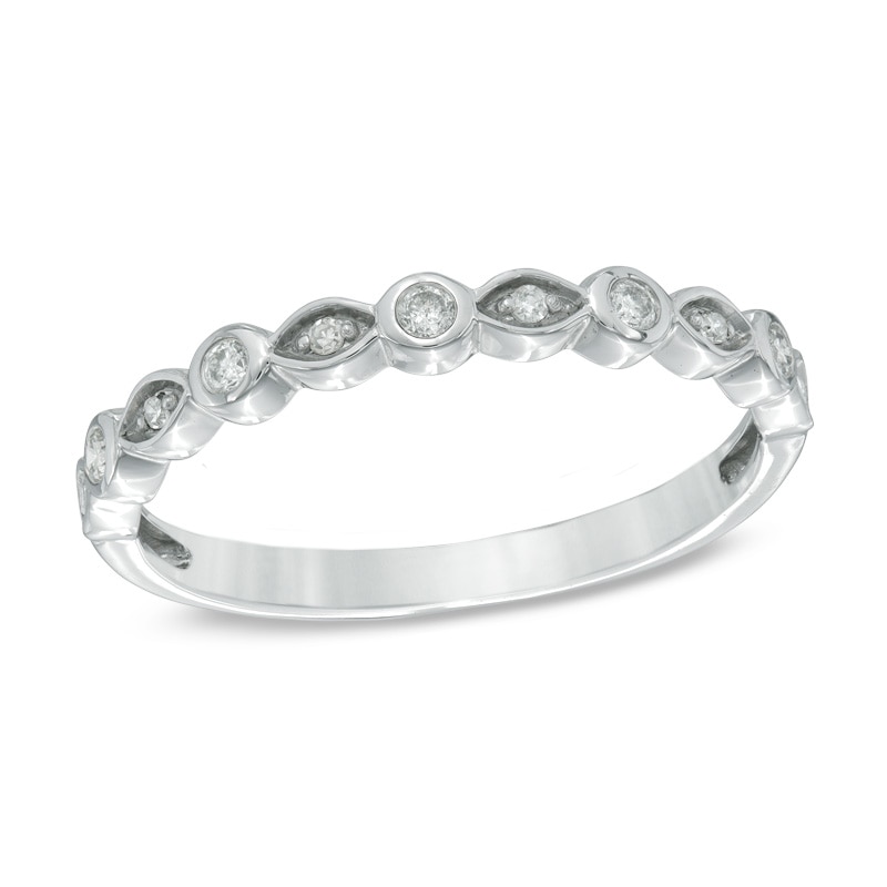 1/10 CT. T.W. Diamond Vintage-Style Band in 14K White Gold