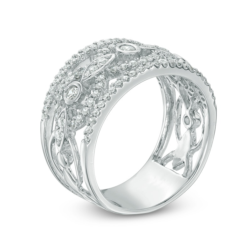 5/8 CT. T.W. Diamond Circle Link Band in 10K White Gold