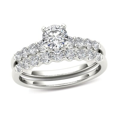 Ring Size 6.5 Alloy Cubic Zirconia Wedding Set Women Ring Total Item weight 8.3 g. Ring Size 6.5 Alloy Cubic Zirconia Wedding Set Women Ring Total Item weight 8.3 g.