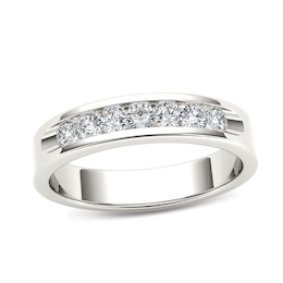 1/2 CT. T.W. Diamond Seven Stone Wedding Band in 14K White Gold