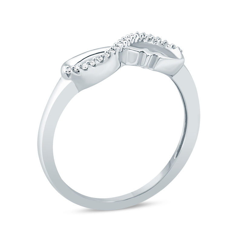 Infinity clearance heartbeat ring