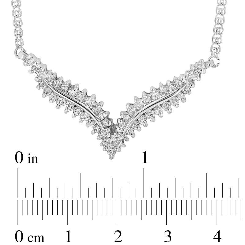 Amazon.com: GARMACE Diamond Chevron Necklace, Geometric Jewelry,  Handcrafted Design, Elegant Statement Piece, Minimalist Necklace, Luxury  Sparkle (14 Inches, Rose Gold): Clothing, Shoes & Jewelry