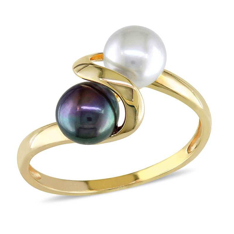 5.5 - 6.0mm Button White and Dyed Black Cultured Freshwater Pearl Bypass Ring in 10K Gold