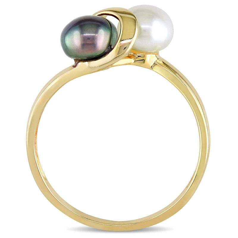 5.5 - 6.0mm Button White and Dyed Black Cultured Freshwater Pearl Bypass Ring in 10K Gold
