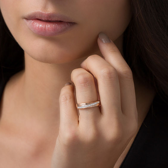 1/5 CT. T.w. Diamond Crossover Anniversary Band in 10K Rose Gold