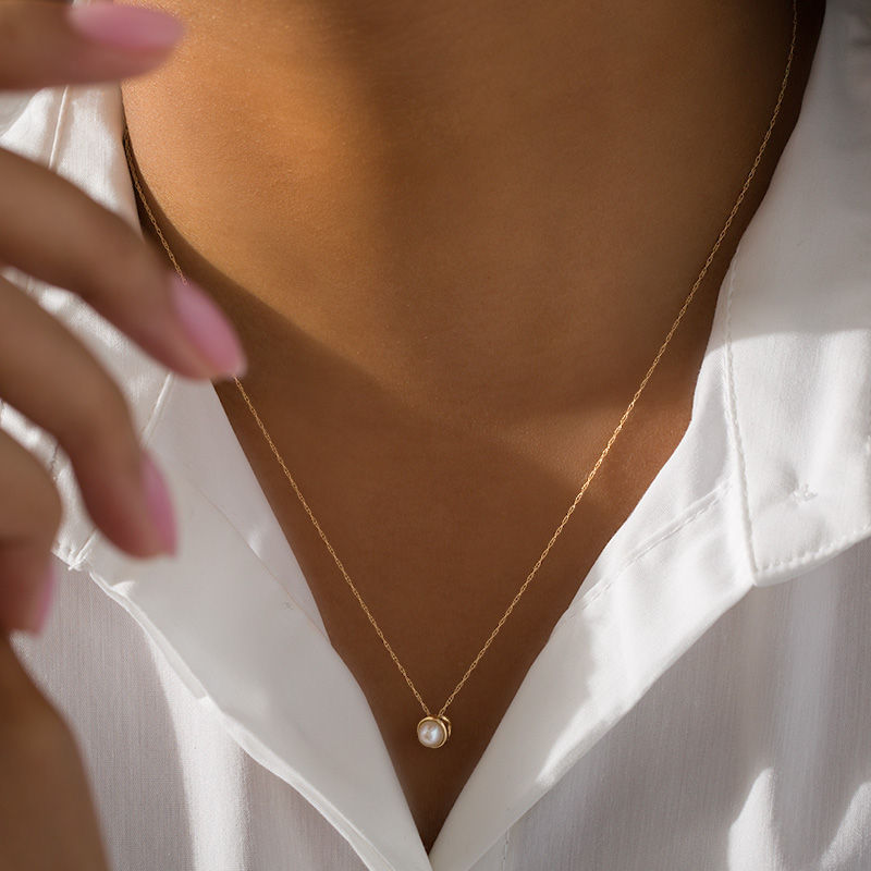 Main Image 2 of 4.5-5.0mm Button Freshwater Cultured Pearl and Filigree Pendant in 10K Gold