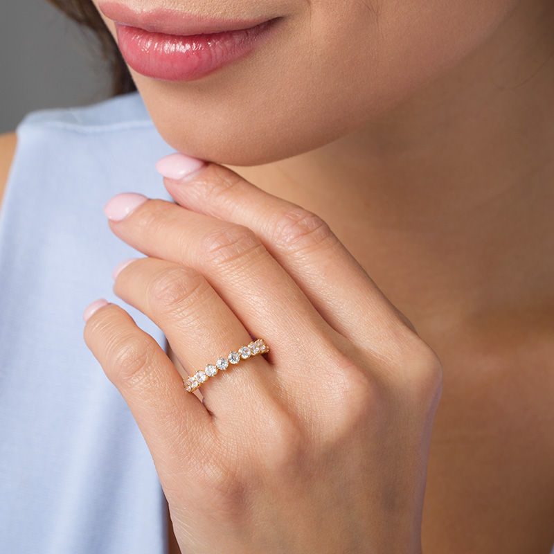 Main Image 2 of 1 CT. T.W. Diamond Wedding Band in 10K Gold