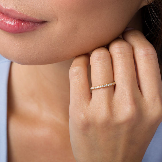 1/4 CT. T.w. Diamond Wedding Band in 10K Gold