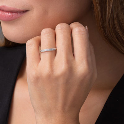 10k White Gold Womens Round Diamond Single Row Stackable Band Ring 1/6 Cttw 10k White Gold Womens Round Diamond Single Row Stackable Band Ring 1/6 Cttw