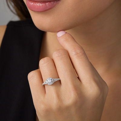 fleur de lis engagement ring