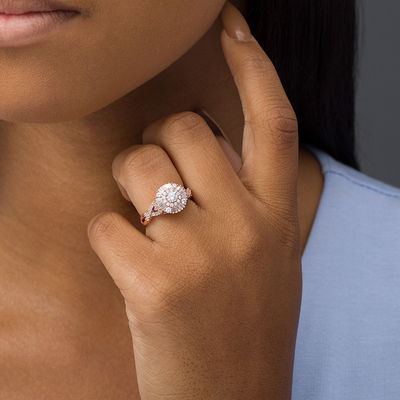 diamond ring with side baguettes
