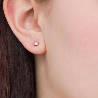 10KT White Gold Round Prong-set Diamond Cluster Stud Earrings 0.04 Cttw 10KT White Gold Round Prong-set Diamond Cluster Stud Earrings 0.04 Cttw