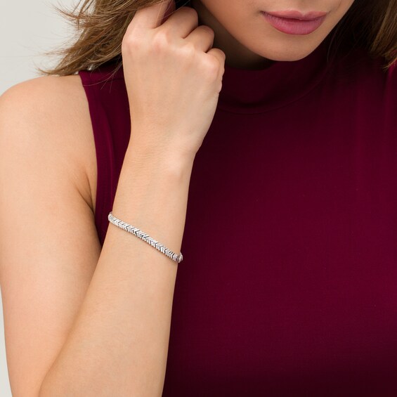 1/10 CT. T.w. Diamond Chevron Bracelet in Sterling Silver - 7.25"