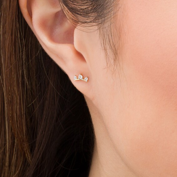 1/10 CT. T.w. Diamond Three Stone Curved Bar Stud Earrings in 10K Gold