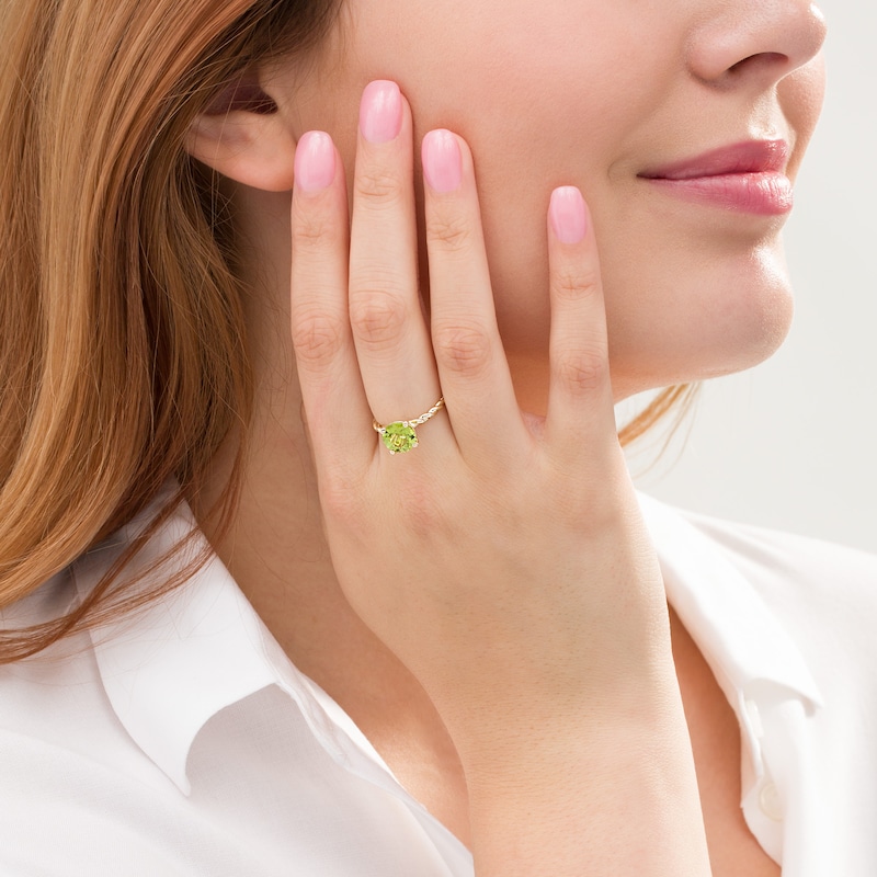 8.0mm Peridot Solitaire Rope Shank Ring in 10K Gold