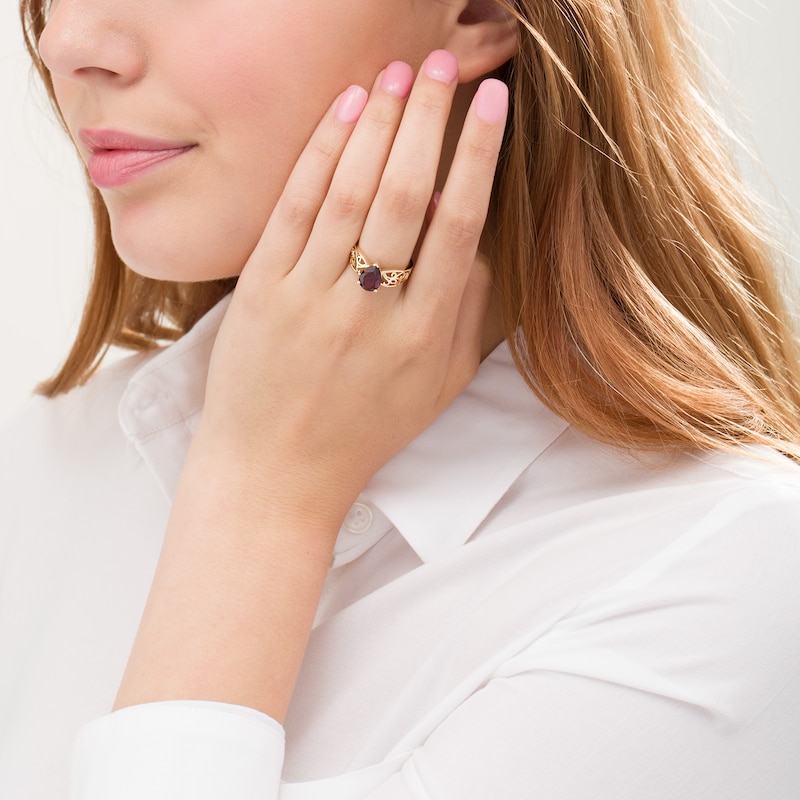 Pear-Shaped Garnet Wide Filigree Ring in 10K Gold