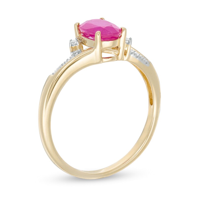 Main Image 3 of Oval Ruby and 1/20 CT. T.W. Diamond Vintage-Style Split Shank Ring in 10K Gold