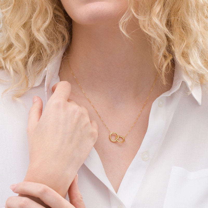 Main Image 2 of Made in Italy Interlocking Circles Necklace in 10K Gold