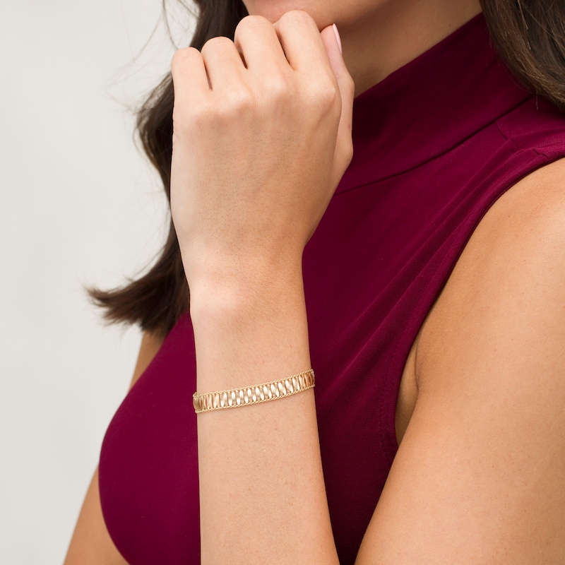 Main Image 2 of Made in Italy Feather Row Chain Border Bracelet in 14K Gold - 7.5"