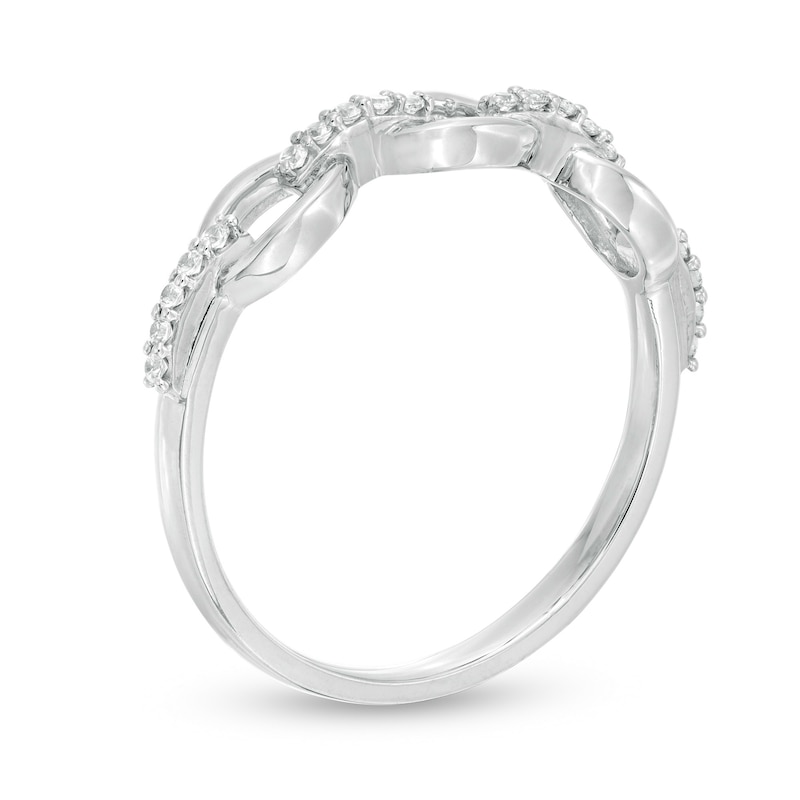 1/10 CT. T.W. Diamond Oval Link Ring in 10K White Gold
