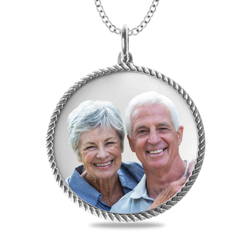 Engravable Photo Rope Frame Circle Pendant in Sterling Silver (1 Image and 3 Lines)