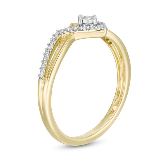Wonder Womanâ¢ Collection 1/10 CT. T.w. Diamond Princess Tiara Ring in 10K Gold