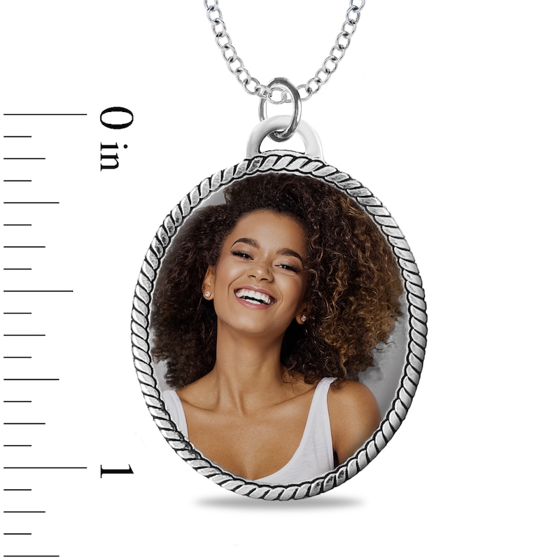 Engravable Photo Rope Frame Oval Pendant in Sterling Silver (1 Image and 3 Lines)